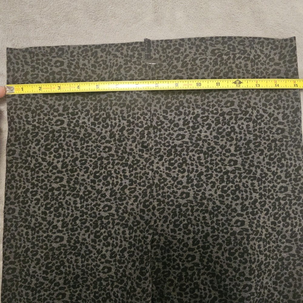 LOFT sculpt bike shorts gray and black subtle leopard print M - Picture 7 of 8